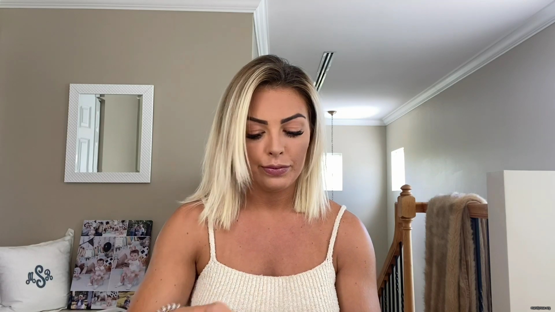 MY_NEW_LOOK21_How-to_do_your_makeup_in_less_than_10_mins21_mp40757.jpg