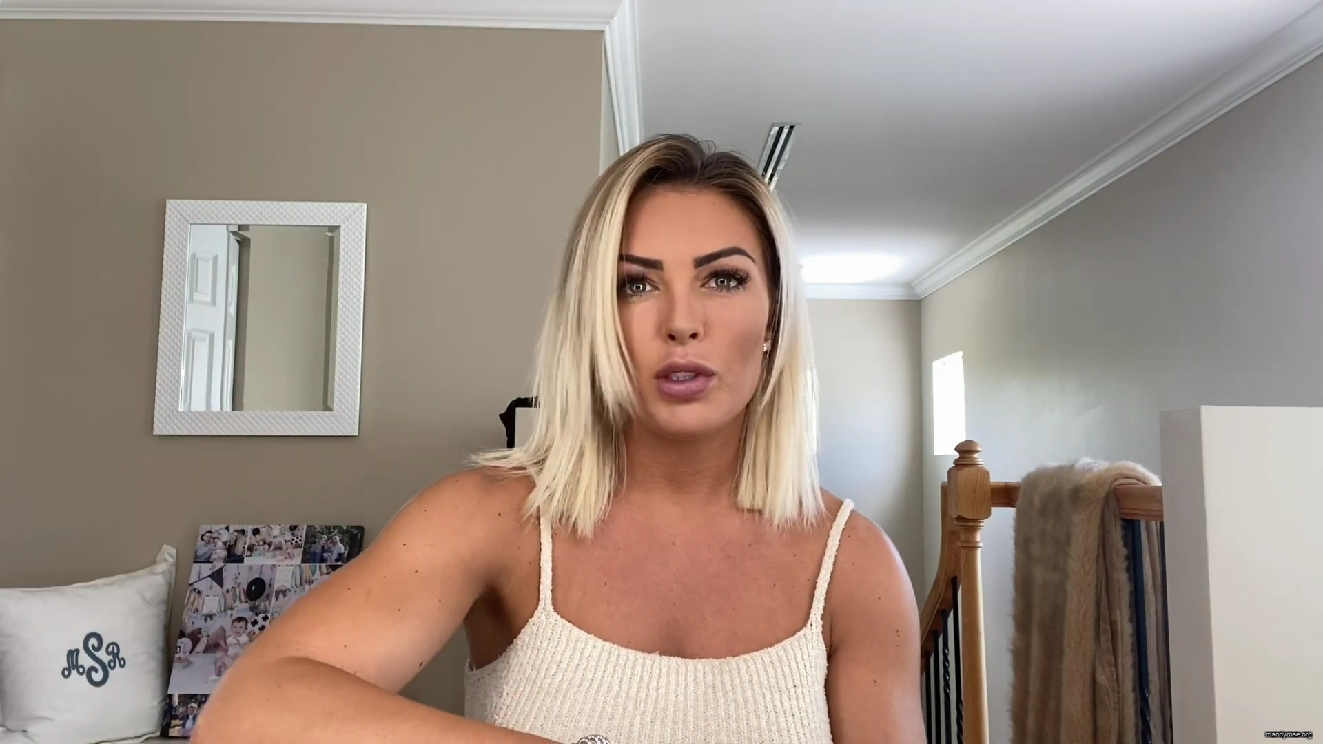 MY_NEW_LOOK21_How-to_do_your_makeup_in_less_than_10_mins21_mp40758.jpg