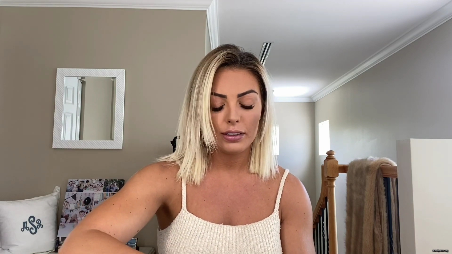 MY_NEW_LOOK21_How-to_do_your_makeup_in_less_than_10_mins21_mp40759.jpg
