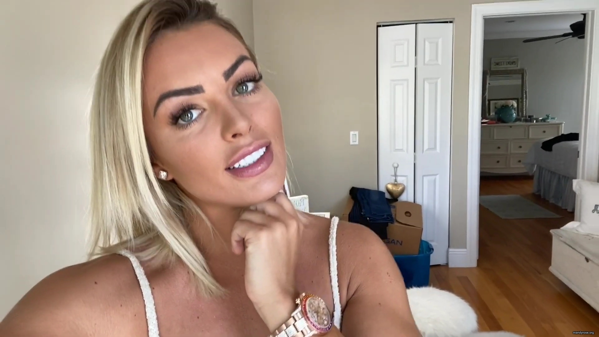 MY_NEW_LOOK21_How-to_do_your_makeup_in_less_than_10_mins21_mp40772.jpg