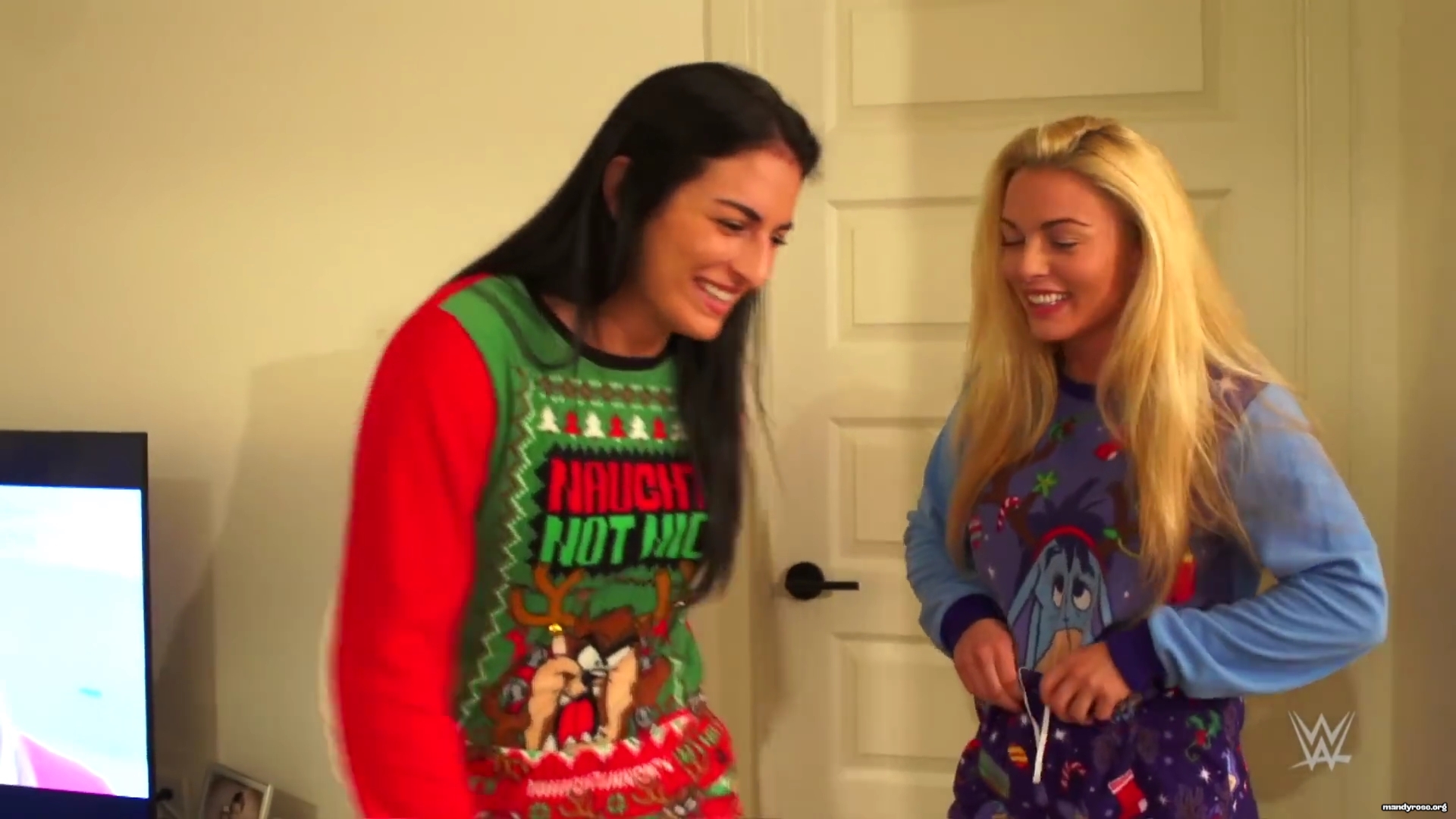 Mandy_Rose_and_Daria_Berenato_wish_you_a_very__Dandy__holiday_season_mp40038.jpg