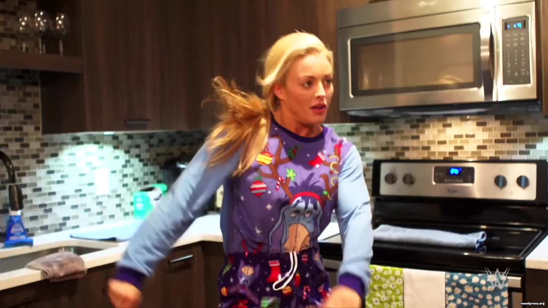 Mandy_Rose_and_Daria_Berenato_wish_you_a_very__Dandy__holiday_season_mp40054.jpg