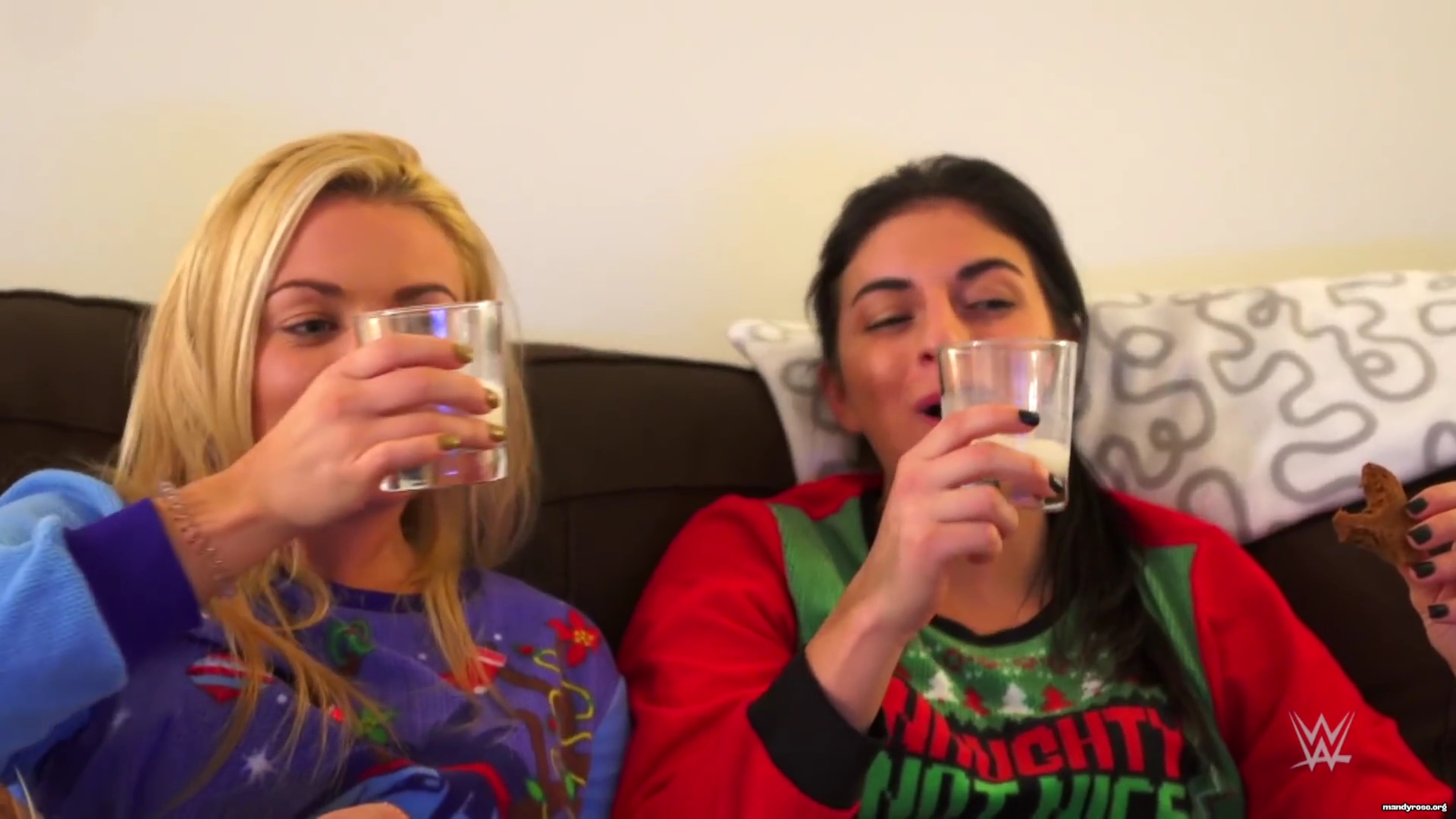 Mandy_Rose_and_Daria_Berenato_wish_you_a_very__Dandy__holiday_season_mp40110.jpg