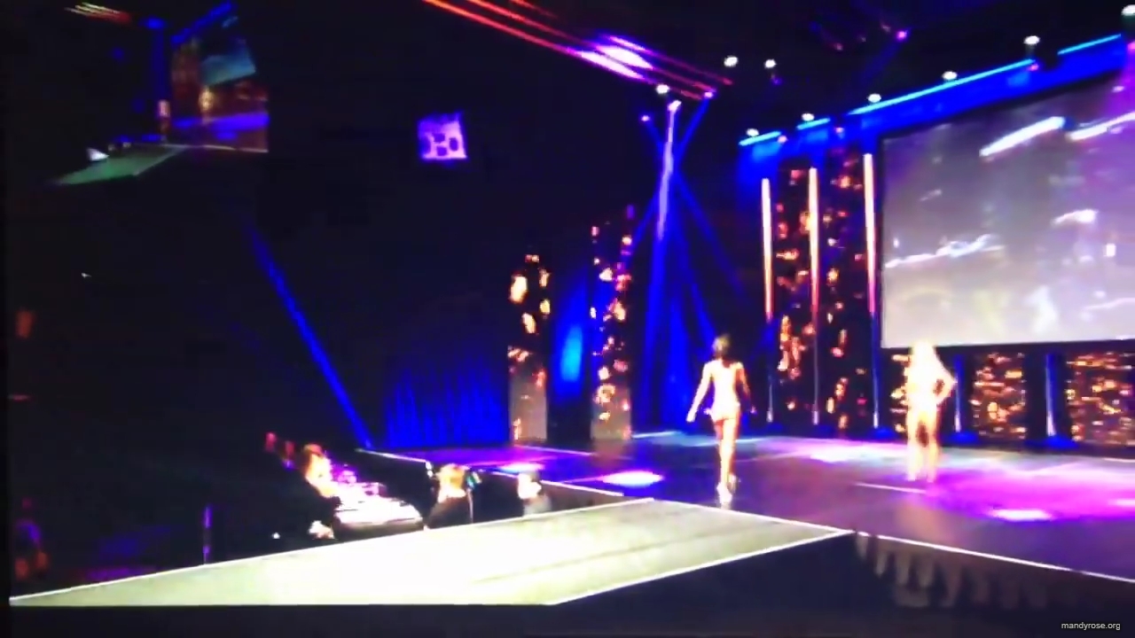 Mandys_Strut_WBFF_Worlds_2014_mp40005.jpg