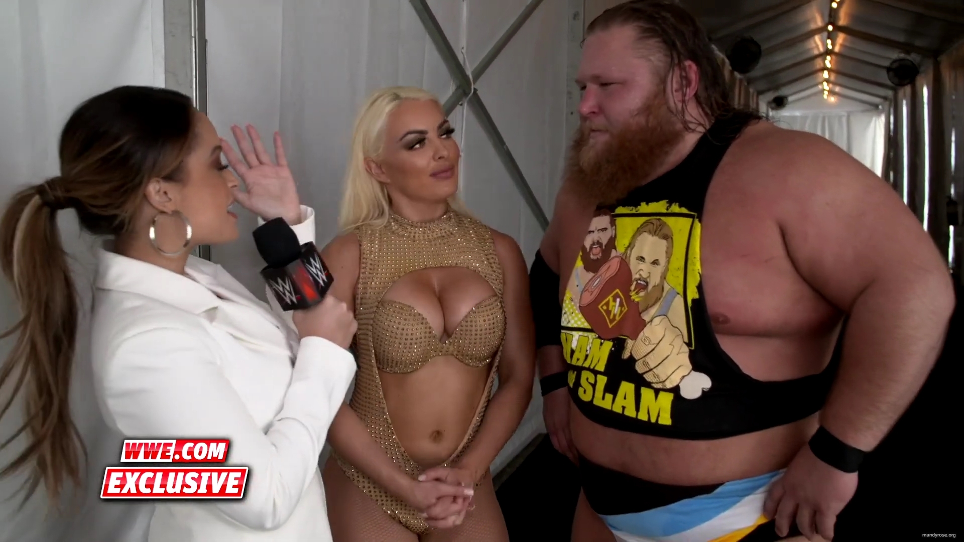 Otis_basks_in_glow_of_Mandy_Rose_and_first_WrestleMania_win__WWE_Exclusive2C_April_52C_2020_mp40008.jpg
