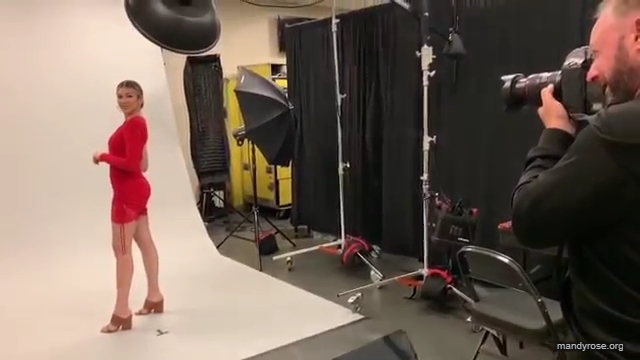 SUPERSTAR_FILLED_EPISODE_____and_DONUTSSS21_WWE_Sonya_Deville_Mandy_Rose_Damandyz_Donutz_mp40035.jpg