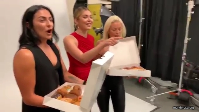 SUPERSTAR_FILLED_EPISODE_____and_DONUTSSS21_WWE_Sonya_Deville_Mandy_Rose_Damandyz_Donutz_mp40071.jpg