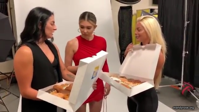 SUPERSTAR_FILLED_EPISODE_____and_DONUTSSS21_WWE_Sonya_Deville_Mandy_Rose_Damandyz_Donutz_mp40075.jpg