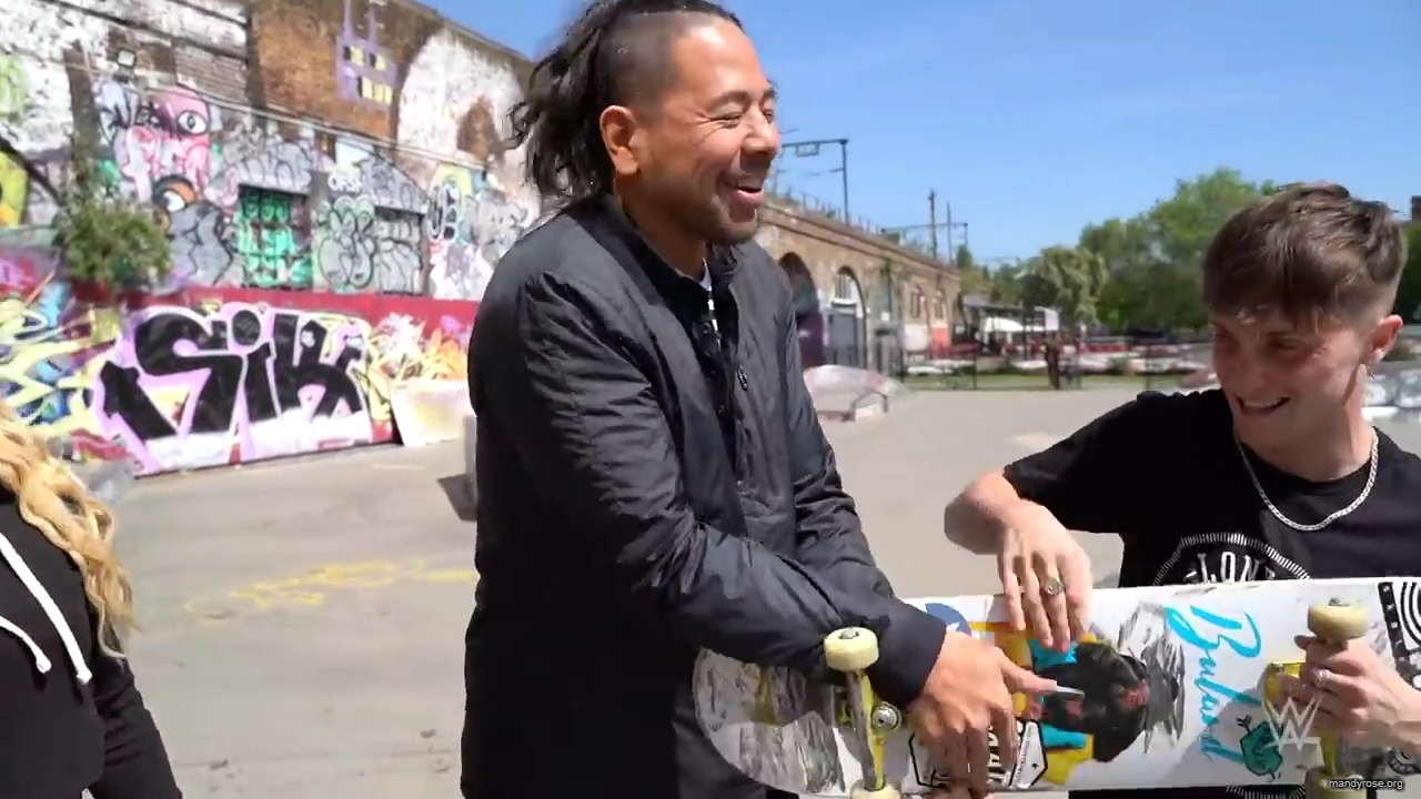 Shinsuke_Nakamura__Mandy_Rose_hit_the_skate_park_in_London_mp40041.jpg
