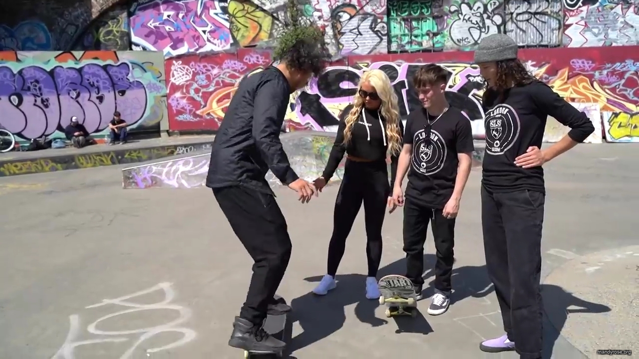 Shinsuke_Nakamura__Mandy_Rose_hit_the_skate_park_in_London_mp40078.jpg