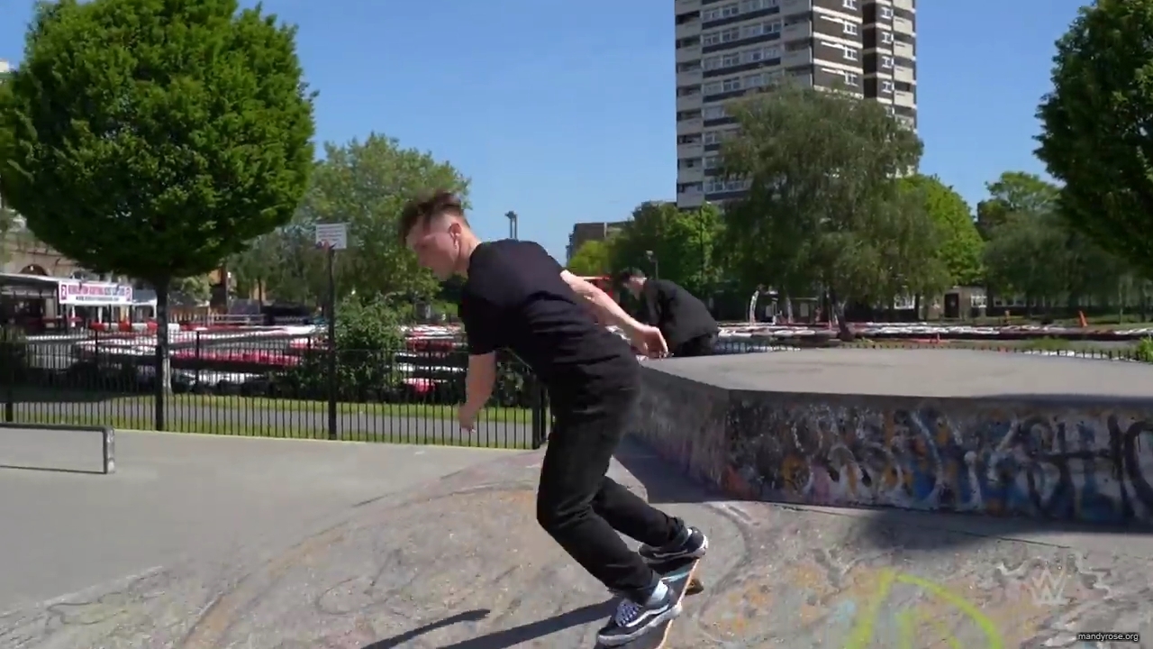 Shinsuke_Nakamura__Mandy_Rose_hit_the_skate_park_in_London_mp40083.jpg