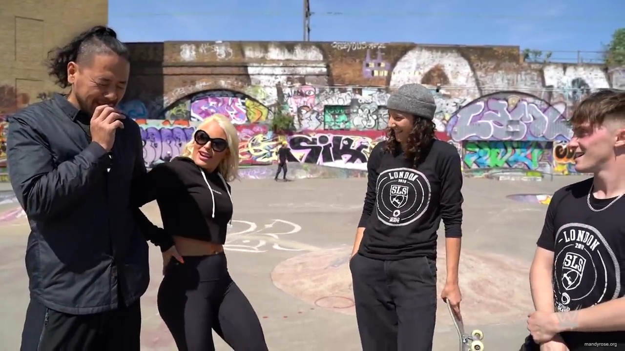 Shinsuke_Nakamura__Mandy_Rose_hit_the_skate_park_in_London_mp40096.jpg
