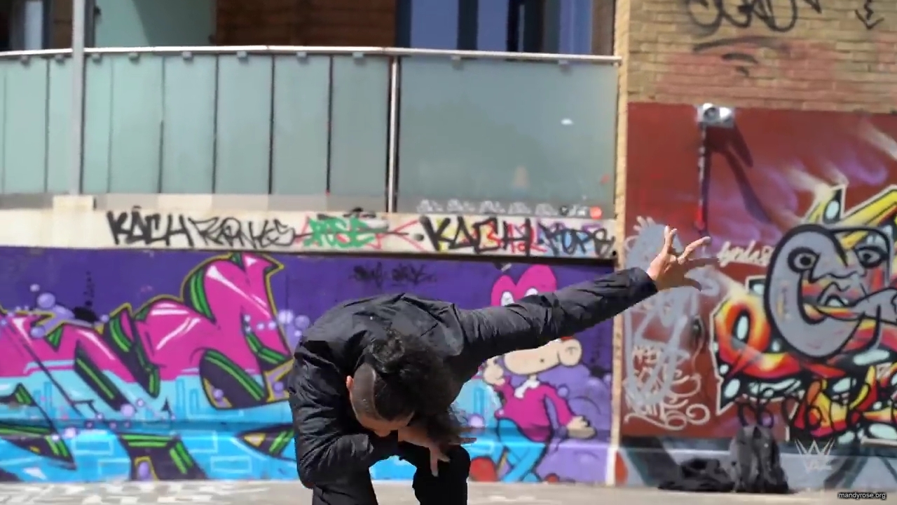 Shinsuke_Nakamura__Mandy_Rose_hit_the_skate_park_in_London_mp40157.jpg