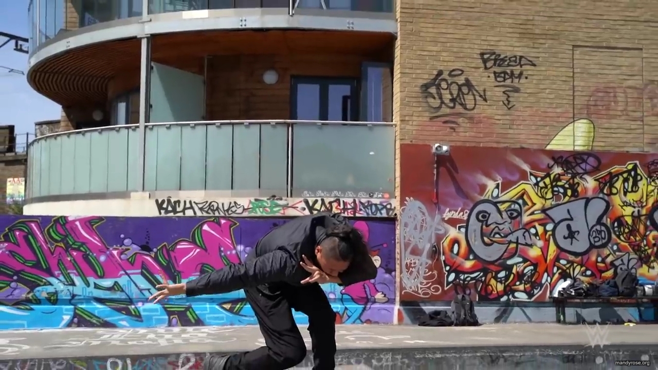 Shinsuke_Nakamura__Mandy_Rose_hit_the_skate_park_in_London_mp40159.jpg