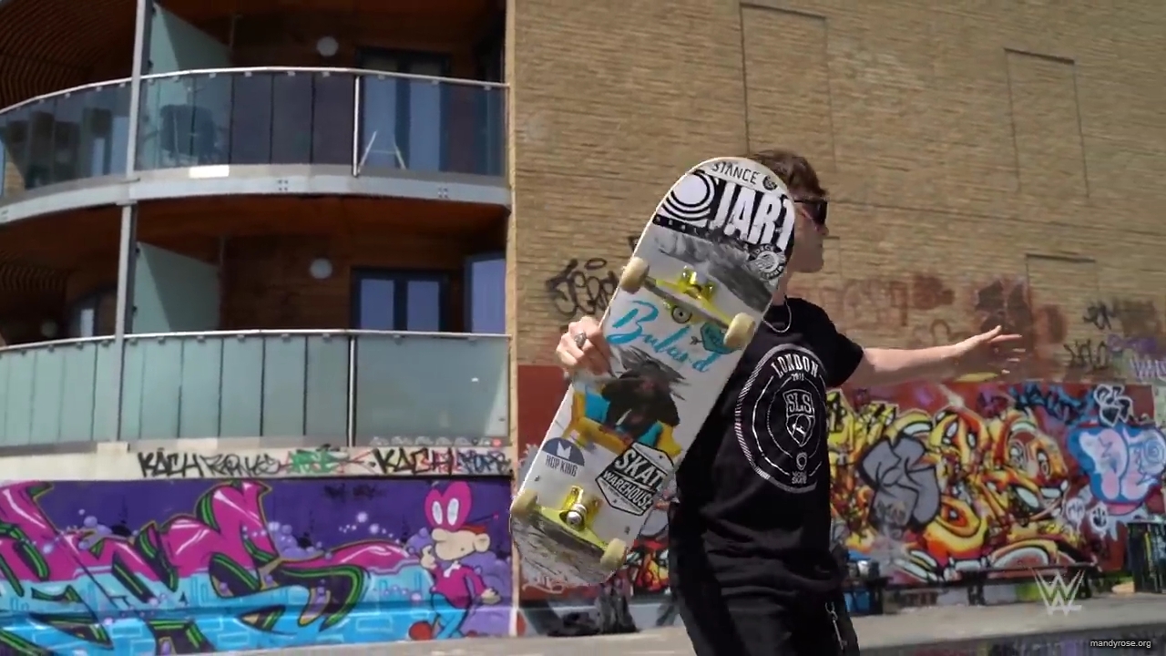 Shinsuke_Nakamura__Mandy_Rose_hit_the_skate_park_in_London_mp40178.jpg