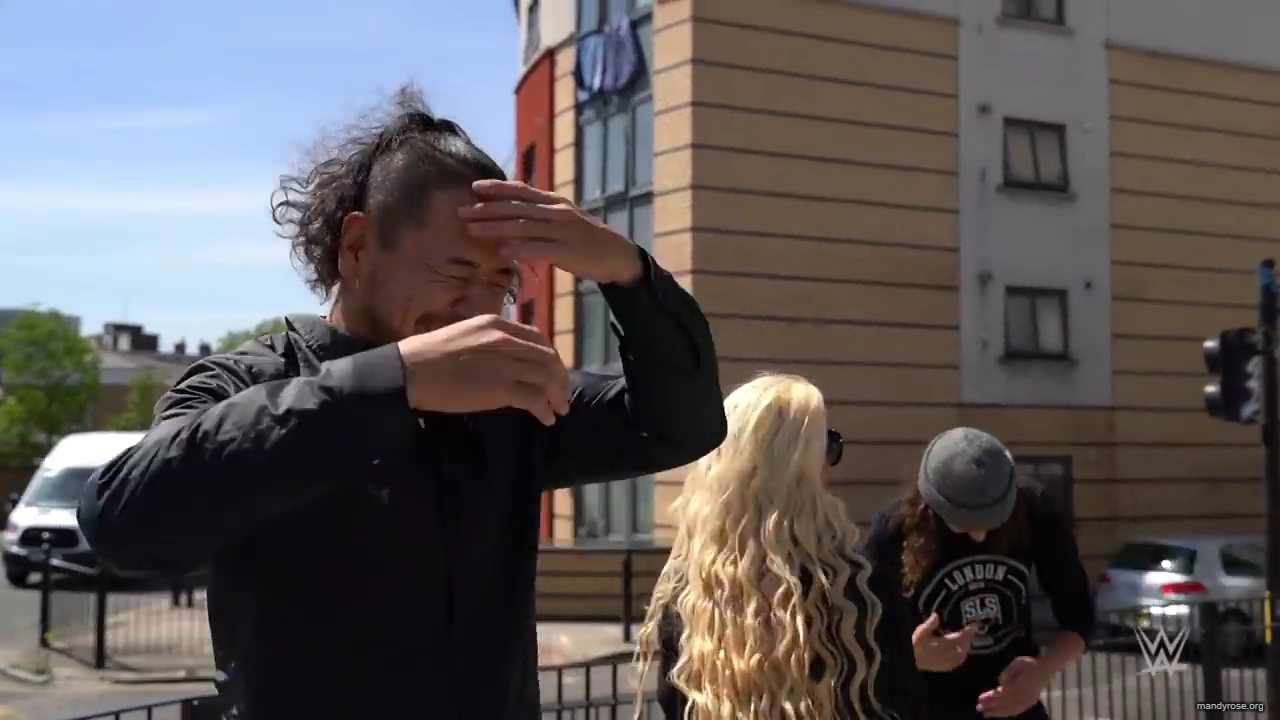 Shinsuke_Nakamura__Mandy_Rose_hit_the_skate_park_in_London_mp40191.jpg
