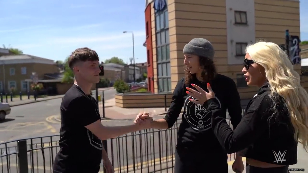 Shinsuke_Nakamura__Mandy_Rose_hit_the_skate_park_in_London_mp40194.jpg