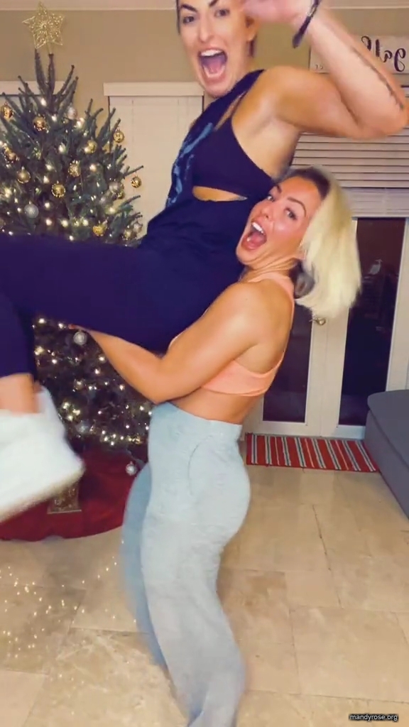 Snaptik_6904820823832399110_mandyrose-wwe_mp40033.jpg