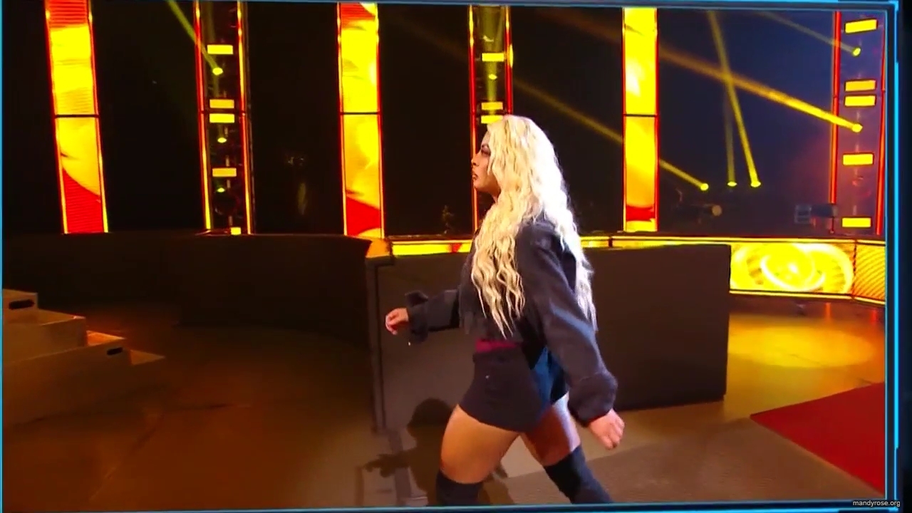 WWE_Friday_Night_SmackDown_2020_04_17_720p_HDTV_x264-NWCHD_mp40015.jpg
