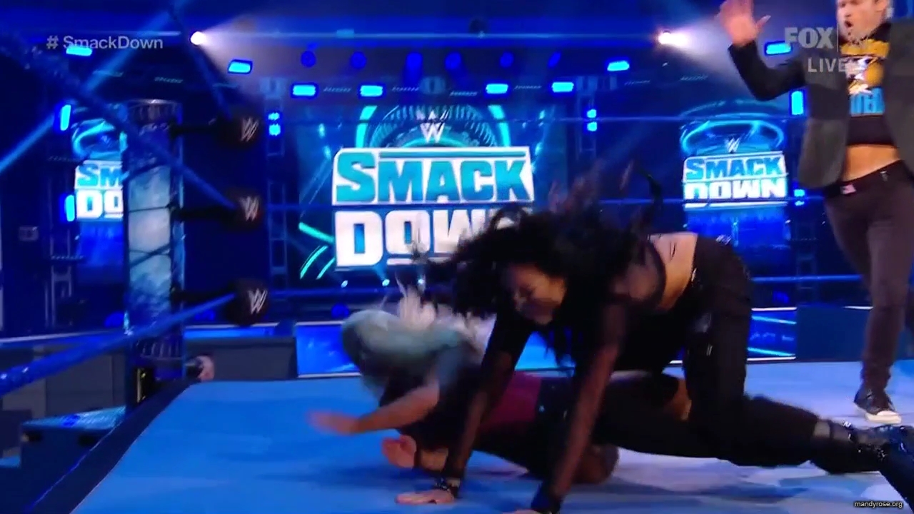 WWE_Friday_Night_SmackDown_2020_04_17_720p_HDTV_x264-NWCHD_mp40356.jpg