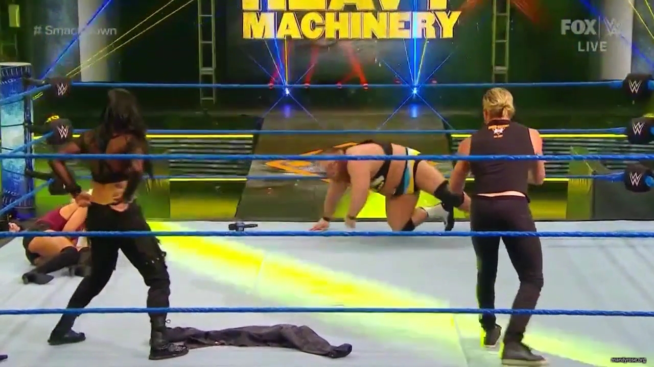 WWE_Friday_Night_SmackDown_2020_04_17_720p_HDTV_x264-NWCHD_mp40371.jpg