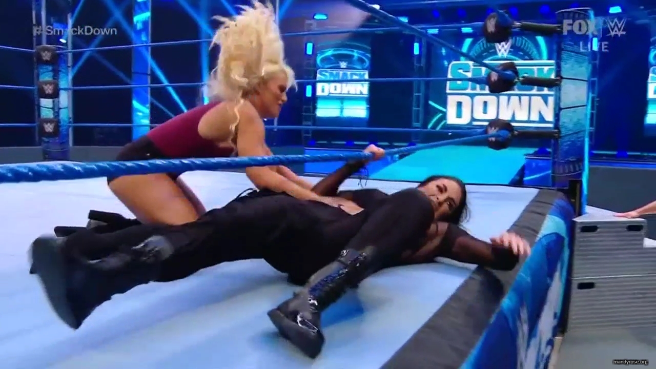 WWE_Friday_Night_SmackDown_2020_04_17_720p_HDTV_x264-NWCHD_mp40389.jpg