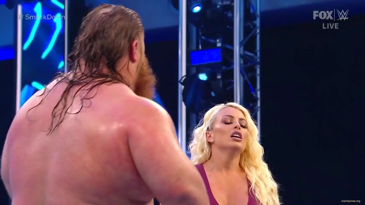 WWE_Friday_Night_SmackDown_2020_04_17_720p_HDTV_x264-NWCHD_mp40406.jpg