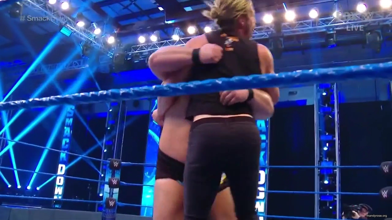 WWE_Friday_Night_SmackDown_2020_04_17_720p_HDTV_x264-NWCHD_mp40425.jpg
