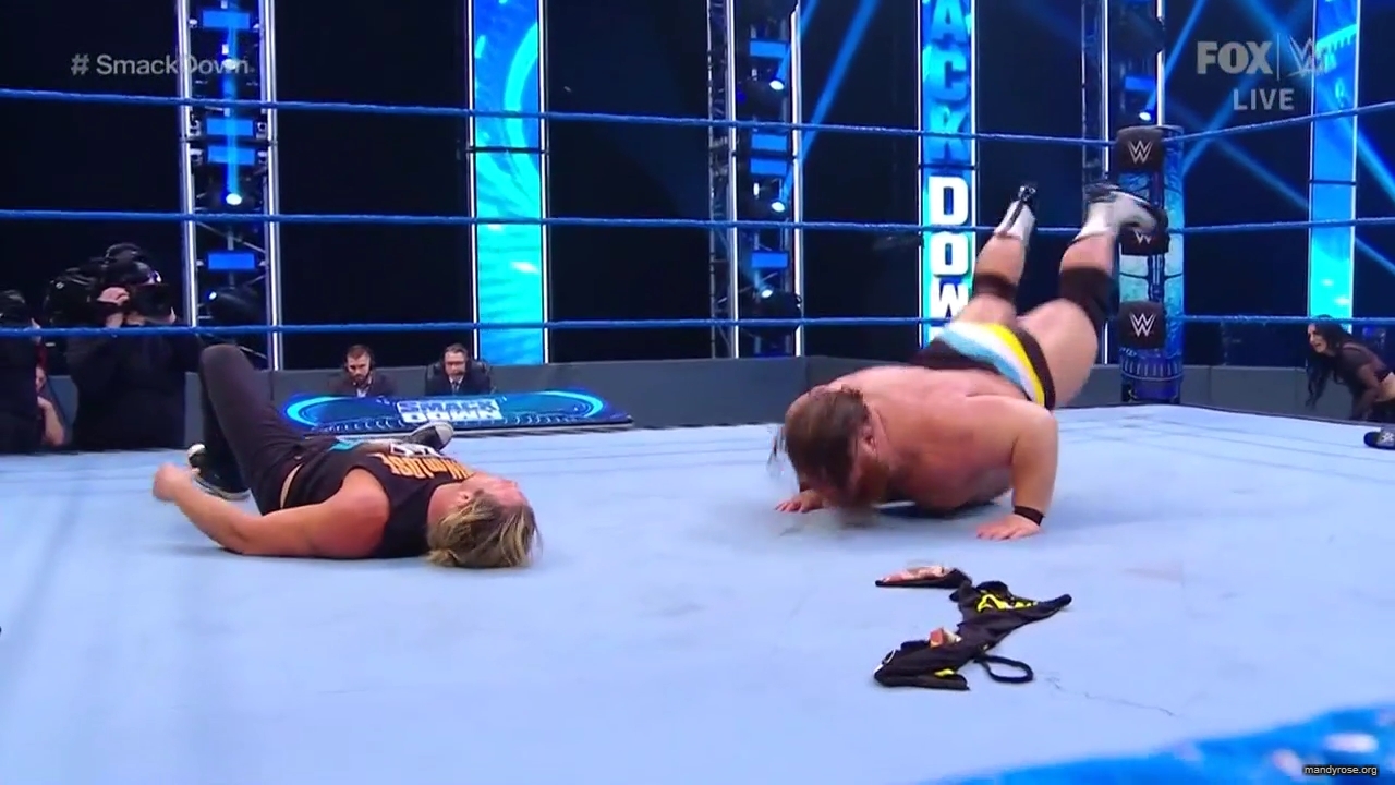 WWE_Friday_Night_SmackDown_2020_04_17_720p_HDTV_x264-NWCHD_mp40437.jpg