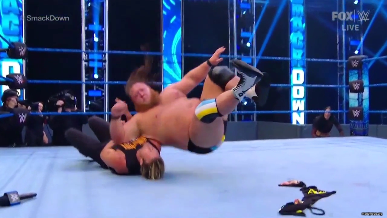 WWE_Friday_Night_SmackDown_2020_04_17_720p_HDTV_x264-NWCHD_mp40441.jpg