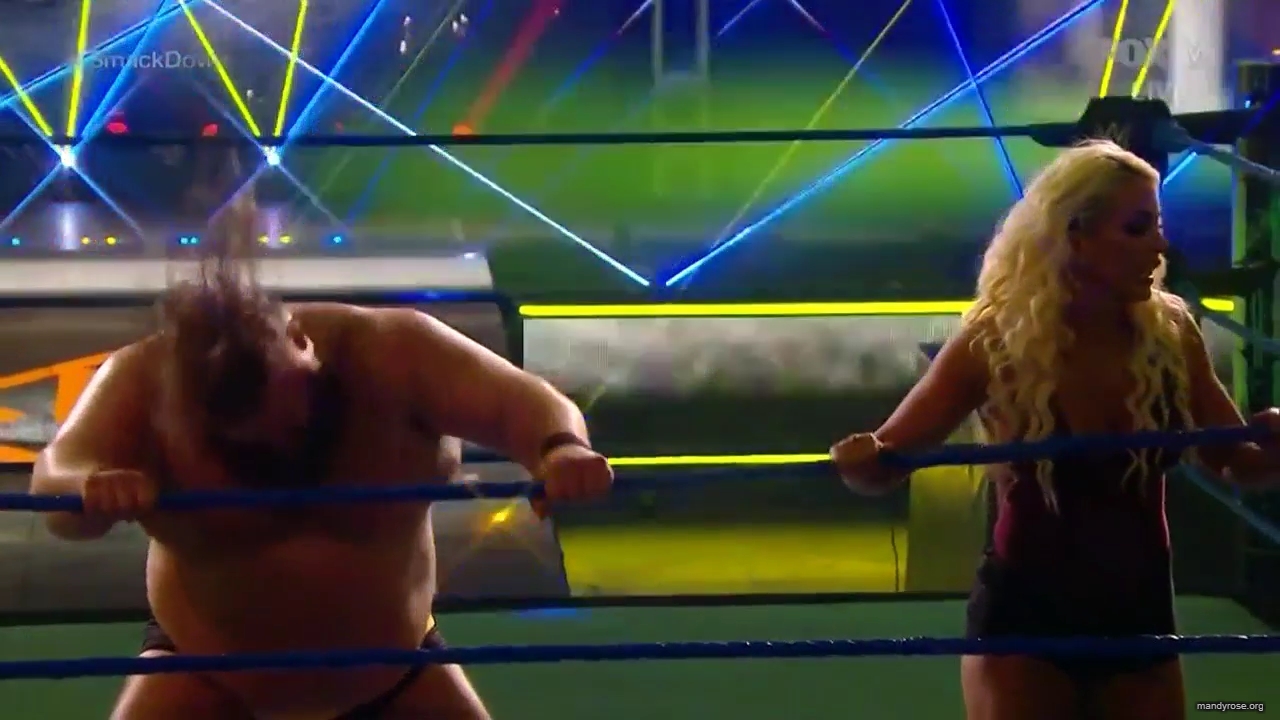WWE_Friday_Night_SmackDown_2020_04_17_720p_HDTV_x264-NWCHD_mp40457.jpg
