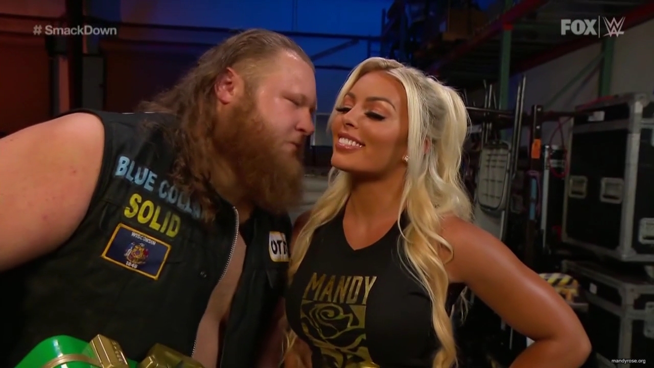 WWE_Friday_Night_SmackDown_2020_05_15_720p_HDTV_x264-NWCHD_mp40031.jpg