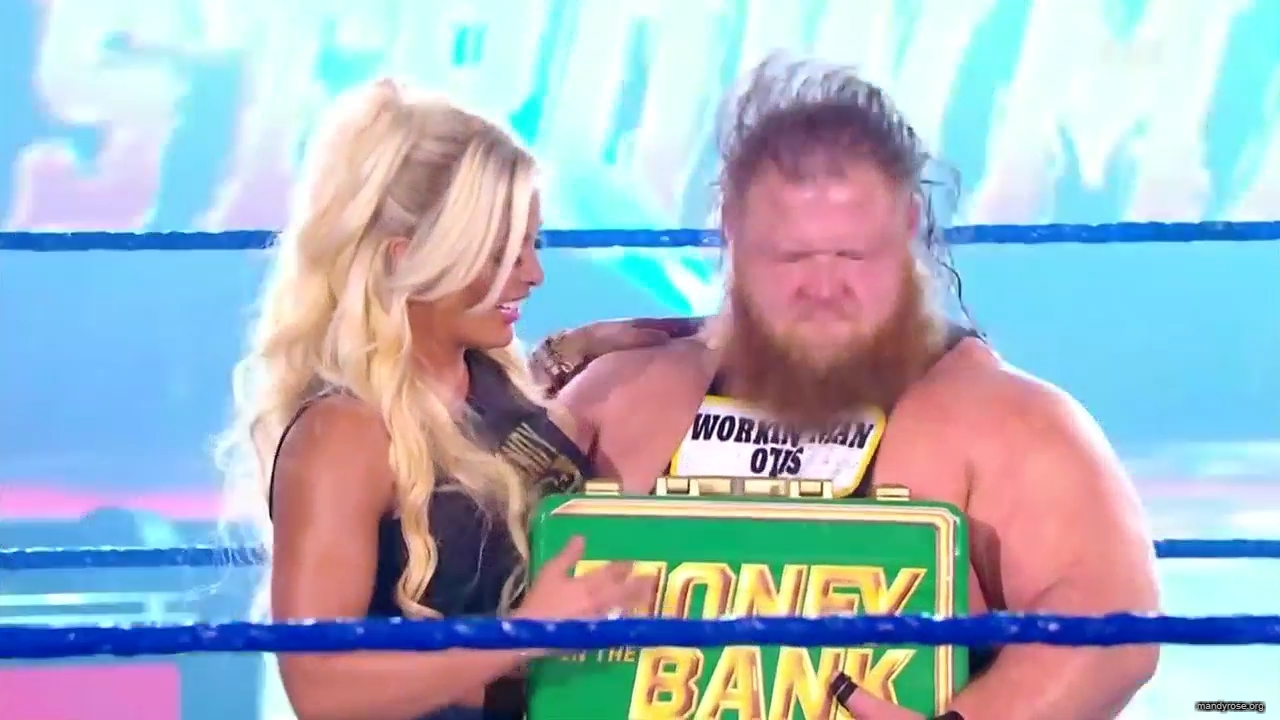 WWE_Friday_Night_SmackDown_2020_05_15_720p_HDTV_x264-NWCHD_mp40099.jpg
