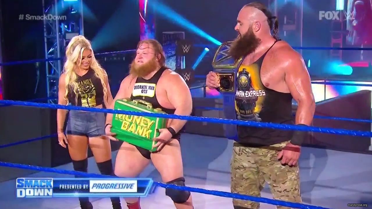 WWE_Friday_Night_SmackDown_2020_05_15_720p_HDTV_x264-NWCHD_mp40110.jpg