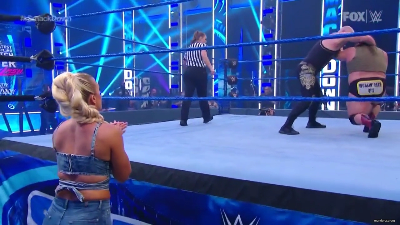 WWE_Friday_Night_SmackDown_2020_06_05_720p_HDTV_x264-NWCHD_mp40217.jpg