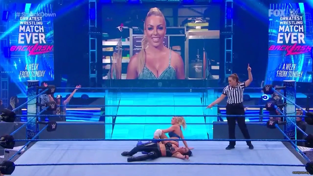 WWE_Friday_Night_SmackDown_2020_06_05_720p_HDTV_x264-NWCHD_mp40435.jpg