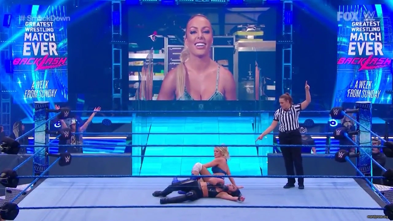 WWE_Friday_Night_SmackDown_2020_06_05_720p_HDTV_x264-NWCHD_mp40436.jpg