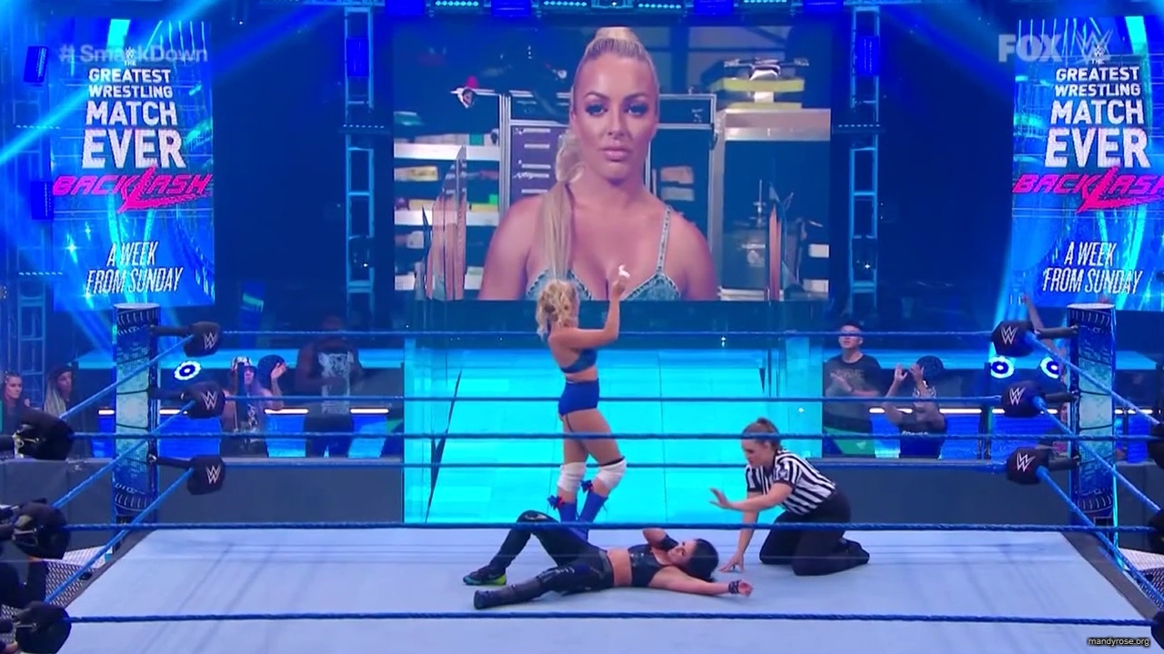 WWE_Friday_Night_SmackDown_2020_06_05_720p_HDTV_x264-NWCHD_mp40450.jpg