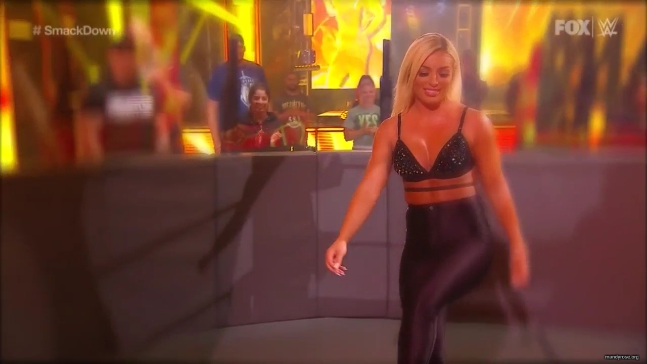 WWE_Friday_Night_SmackDown_2020_06_19_720p_HDTV_x264-NWCHD_mp40026.jpg
