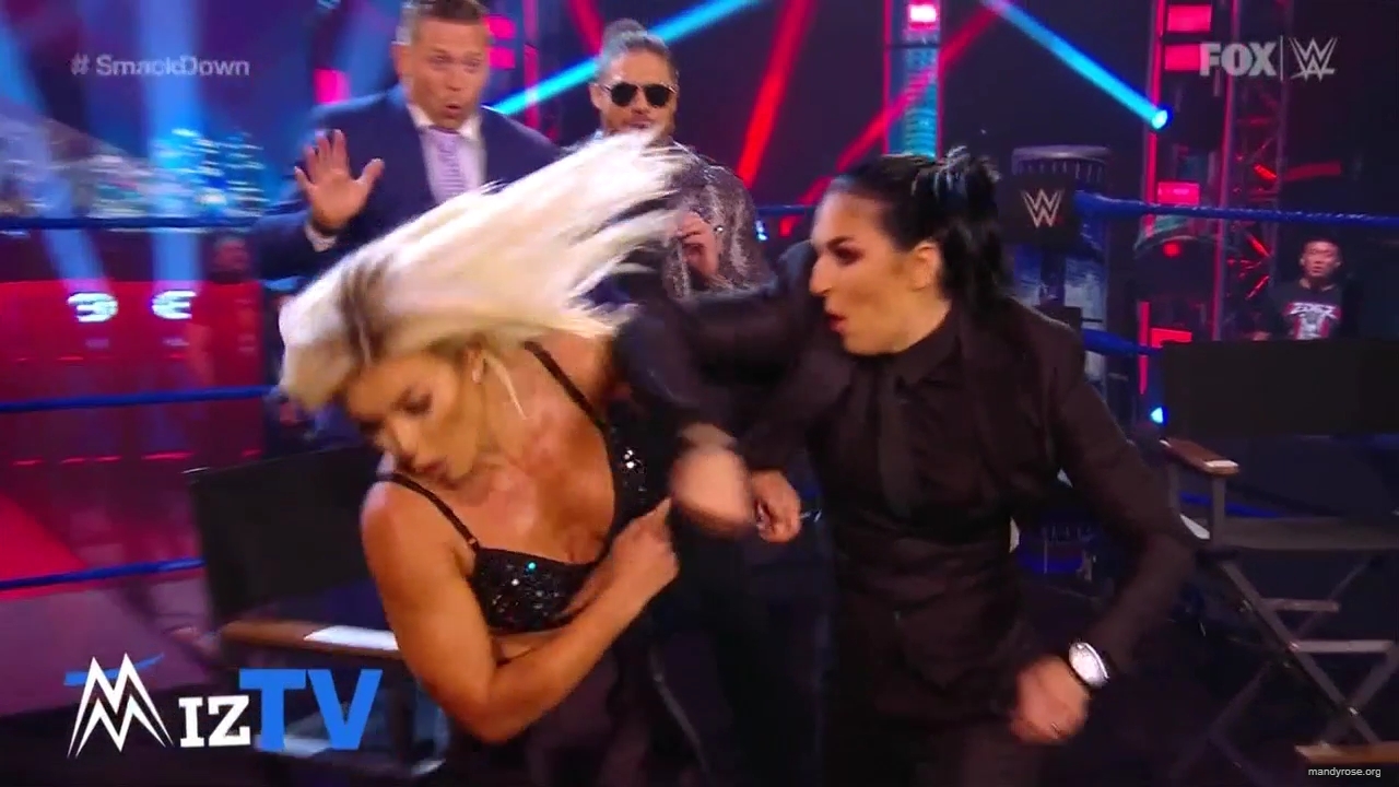 WWE_Friday_Night_SmackDown_2020_06_19_720p_HDTV_x264-NWCHD_mp40359.jpg