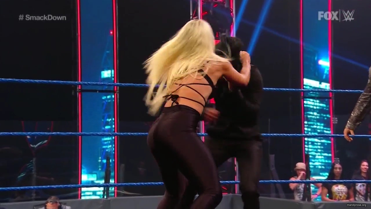 WWE_Friday_Night_SmackDown_2020_06_19_720p_HDTV_x264-NWCHD_mp40379.jpg