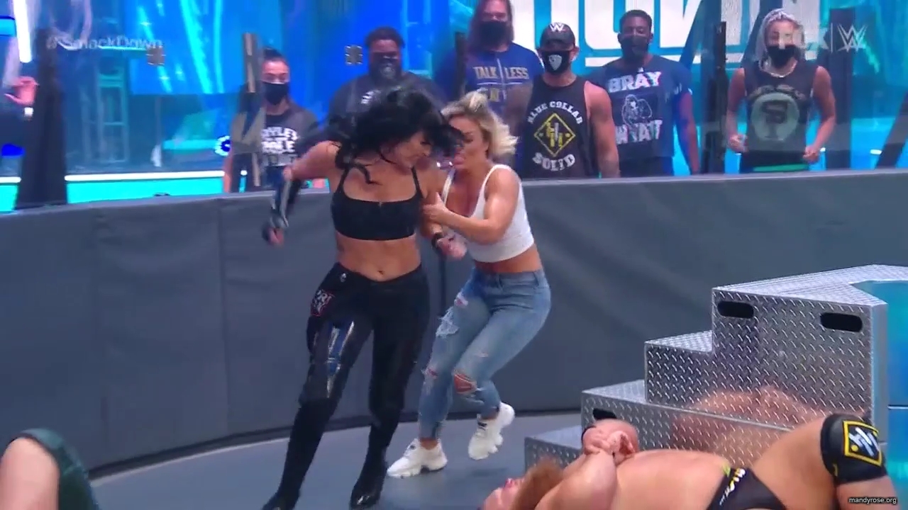 WWE_Friday_Night_SmackDown_2020_08_07_720p_HDTV_x264-NWCHD_mp40037.jpg