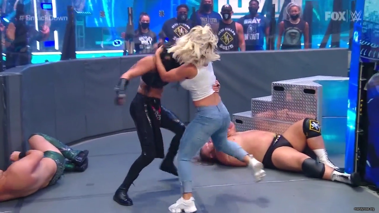 WWE_Friday_Night_SmackDown_2020_08_07_720p_HDTV_x264-NWCHD_mp40038.jpg