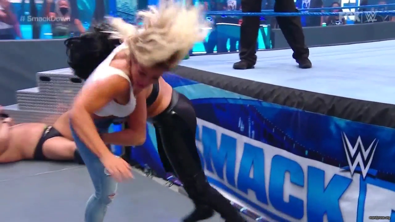 WWE_Friday_Night_SmackDown_2020_08_07_720p_HDTV_x264-NWCHD_mp40043.jpg