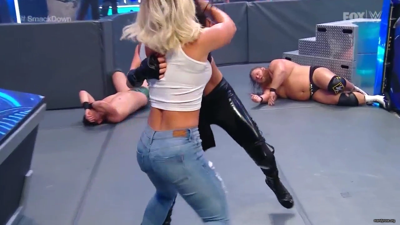 WWE_Friday_Night_SmackDown_2020_08_07_720p_HDTV_x264-NWCHD_mp40047.jpg