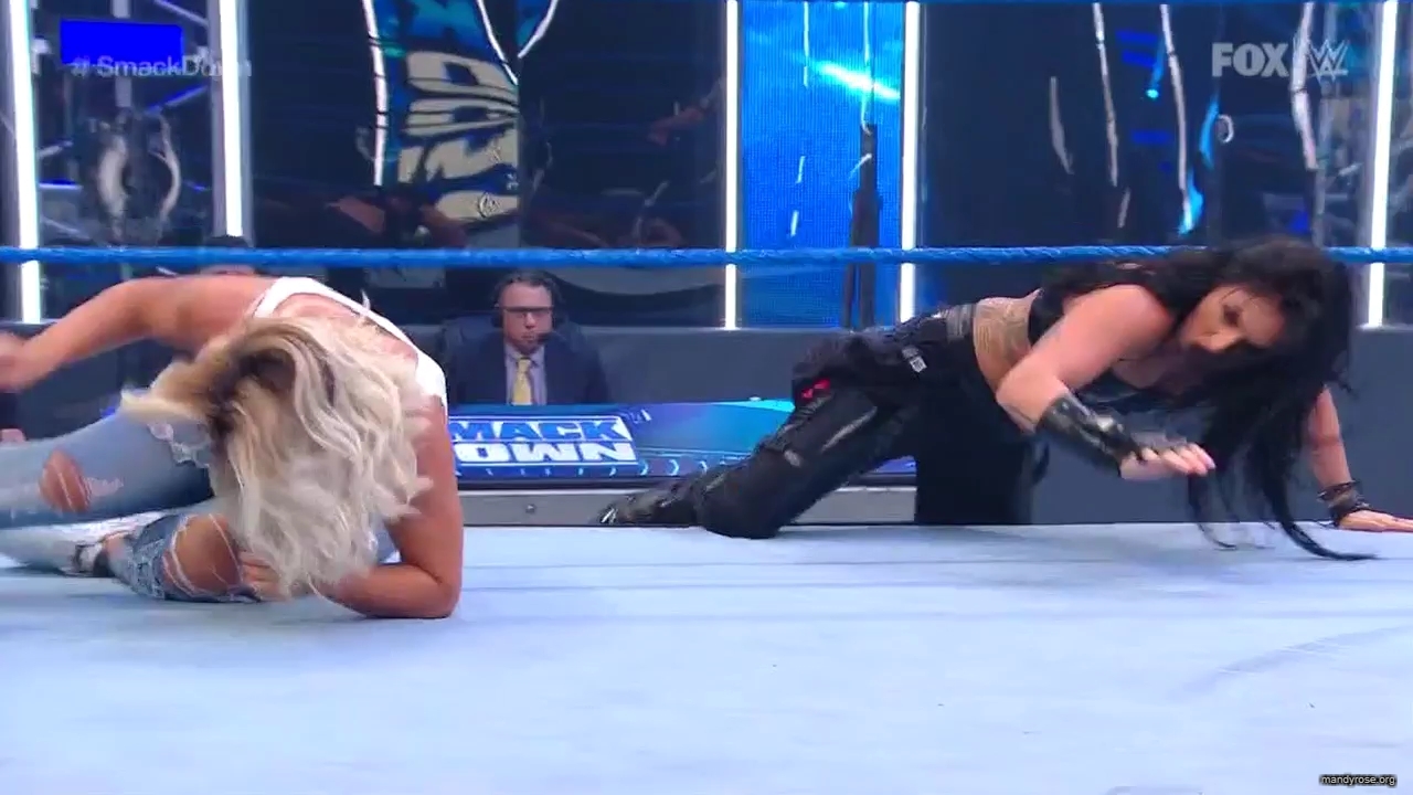 WWE_Friday_Night_SmackDown_2020_08_07_720p_HDTV_x264-NWCHD_mp40050.jpg