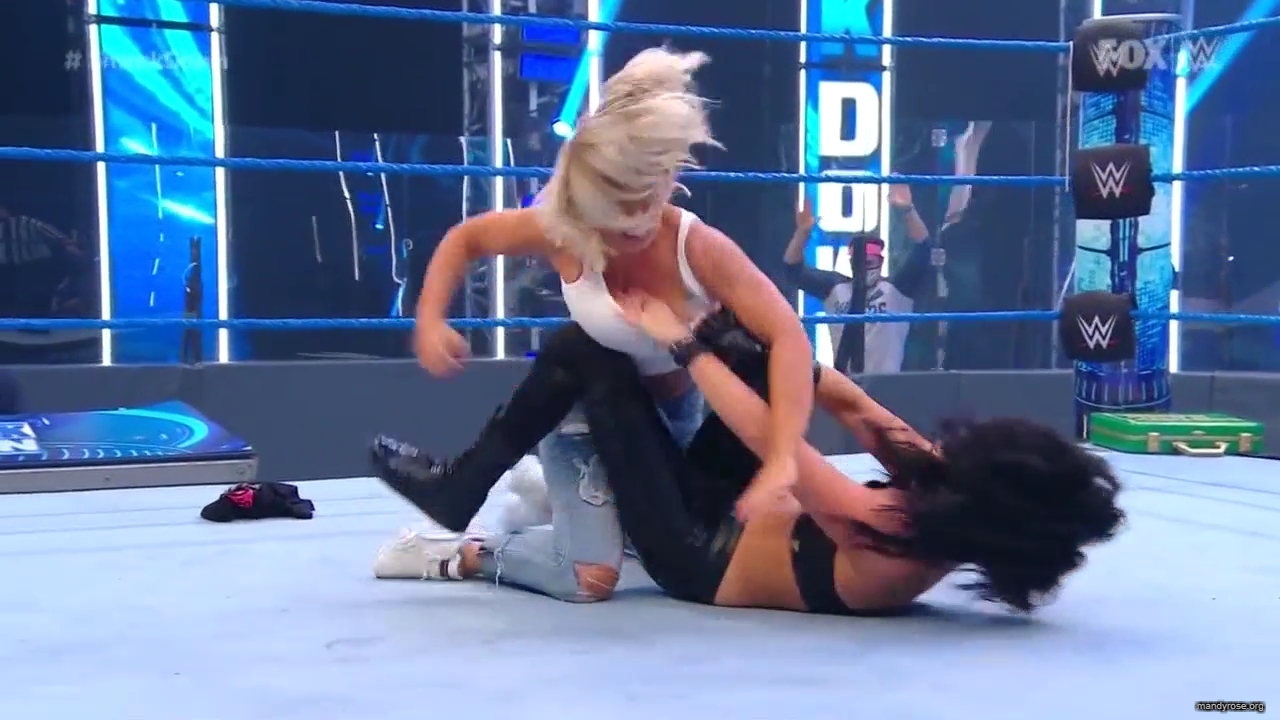 WWE_Friday_Night_SmackDown_2020_08_07_720p_HDTV_x264-NWCHD_mp40053.jpg