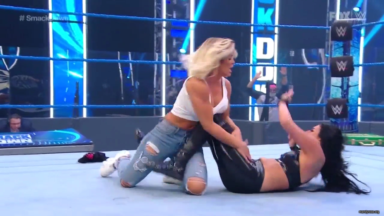 WWE_Friday_Night_SmackDown_2020_08_07_720p_HDTV_x264-NWCHD_mp40054.jpg