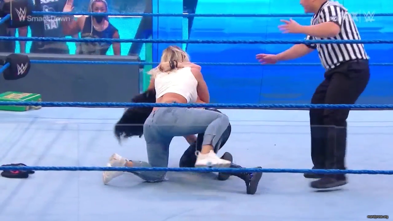 WWE_Friday_Night_SmackDown_2020_08_07_720p_HDTV_x264-NWCHD_mp40056.jpg