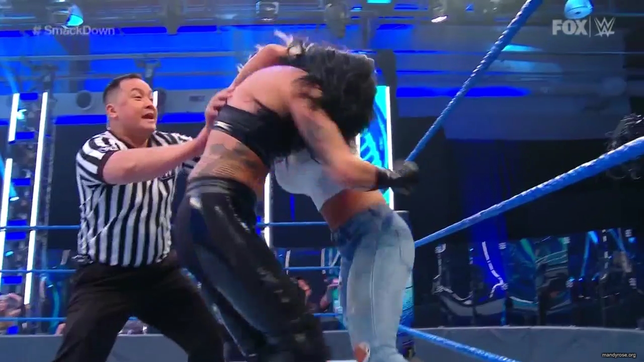 WWE_Friday_Night_SmackDown_2020_08_07_720p_HDTV_x264-NWCHD_mp40058.jpg